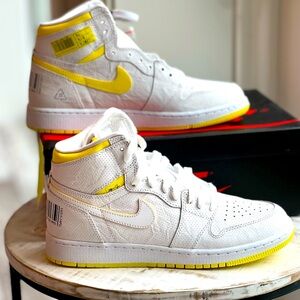 Nike Air Jordan 1 Retro First Class Flight Size 7